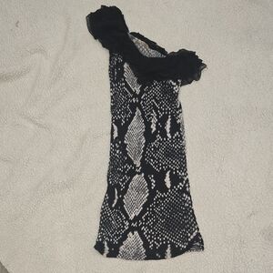 Elegant Black and White‎ Midi Dress